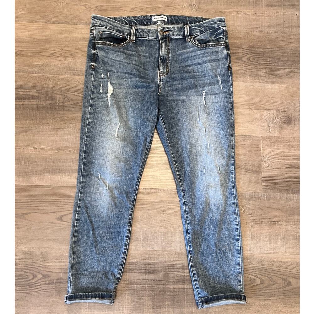 Studio Blue Distressed Stretch Denim Crop
